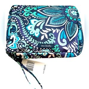 Vera Bradley - NWT Blue Island Medallion Pouch